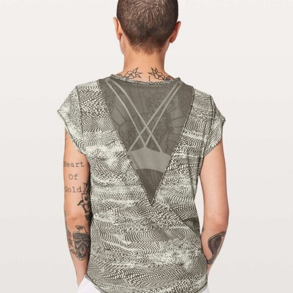 Lululemon For The Run Short Sleeve Swerve Vapor Metal Grey Size 8 - Picture 4 of 8